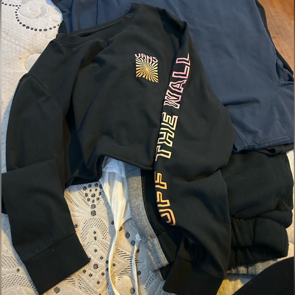 vans crop top long sleeve